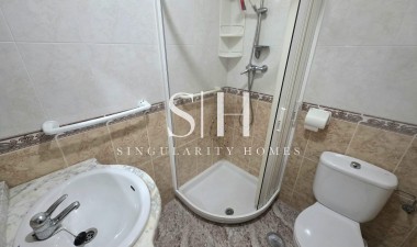 Resale - Apartment / flat - Torrevieja - Estacion De Autobuses