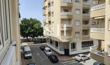 Återförsäljning - Lägenhet / lägenhet - Torrevieja