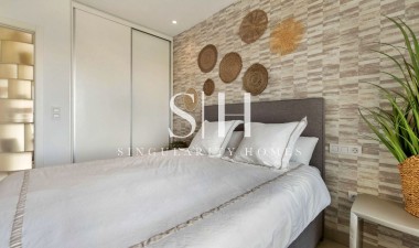 Resale - Apartment / flat - Orihuela - Las Colinas Golf