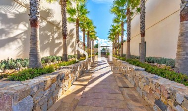 Resale - Apartment / flat - Orihuela - Las Colinas Golf