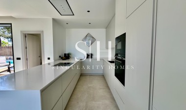 Resale - Villa - Orihuela - Las Colinas Golf