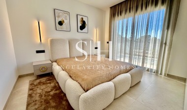 Resale - Villa - Orihuela - Las Colinas Golf