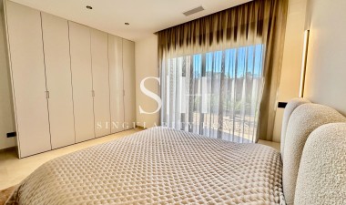 Resale - Villa - Orihuela - Las Colinas Golf