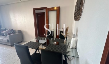 Resale - Apartment / flat - Torrevieja - Centro