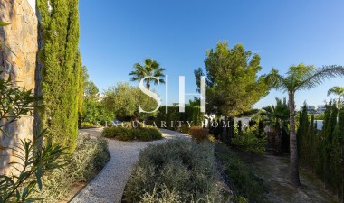 Resale - Villa - Orihuela - Las Colinas Golf