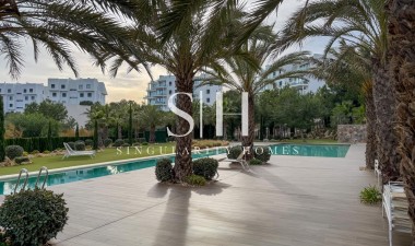 Resale - Apartment / flat - Orihuela - Las Colinas Golf