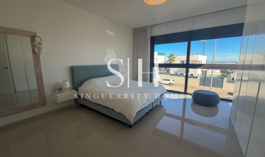 Resale - Villa - San Miguel de Salinas - Bellavista