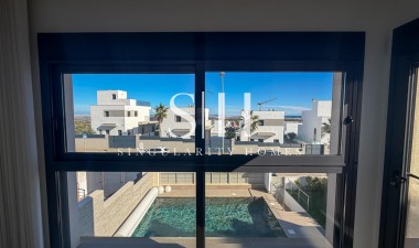 Resale - Villa - San Miguel de Salinas - Bellavista