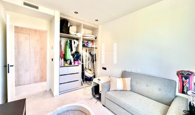 Resale - Apartment / flat - Orihuela - Las Colinas Golf