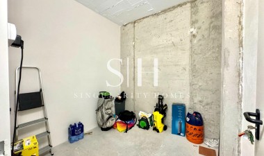 Resale - Apartment / flat - Orihuela - Las Colinas Golf
