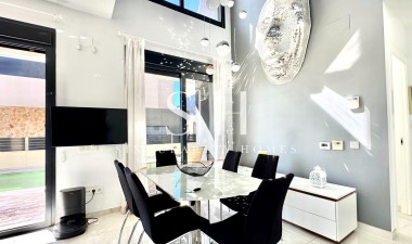 Odsprzedaż - Villa - Orihuela Costa - Lomas de Cabo Roig