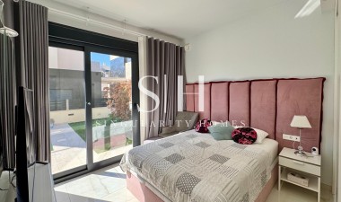 Odsprzedaż - Villa - Orihuela Costa - Lomas de Cabo Roig