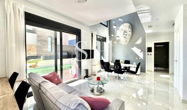Odsprzedaż - Villa - Orihuela Costa - Lomas de Cabo Roig