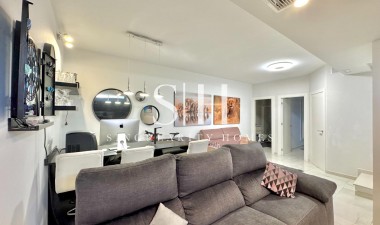 Odsprzedaż - Villa - Orihuela Costa - Lomas de Cabo Roig