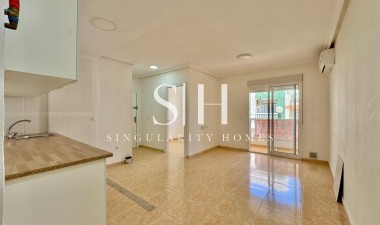Resale - Apartment / flat - Torrevieja - Centro