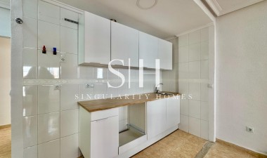 Resale - Apartment / flat - Torrevieja - Centro