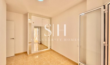 Resale - Apartment / flat - Torrevieja - Centro