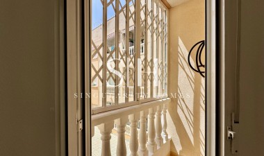 Resale - Apartment / flat - Torrevieja - Centro