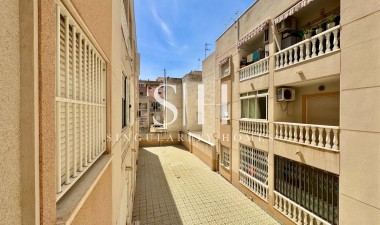 Resale - Apartment / flat - Torrevieja - Centro