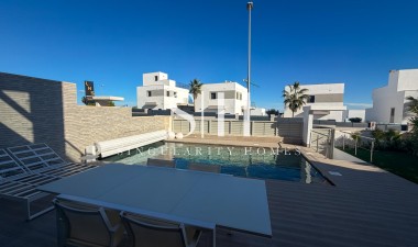 Resale - Villa - San Miguel de Salinas - Bellavista