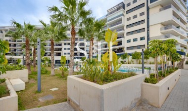 Resale - Apartment / flat - Orihuela Costa - Costa Blanca