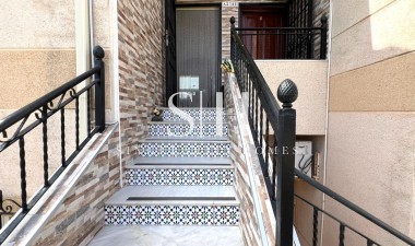 Herverkoop - Bungalow - Torrevieja - aguas nuevas