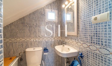 Odsprzedaż - Villa - Torrevieja - Cala de cabo cervera