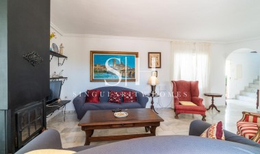 Odsprzedaż - Villa - Torrevieja - Cala de cabo cervera
