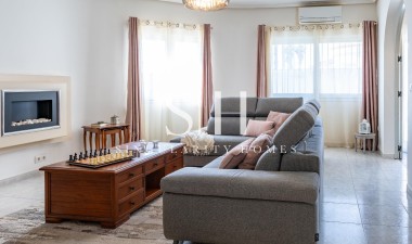 Resale - Villa - Orihuela Costa - Playa Flamenca