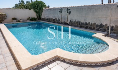 Resale - Villa - Orihuela Costa - Playa Flamenca