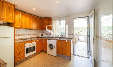 Återförsäljning - Bungalow - Orihuela Costa - Los Almendros-La Florida