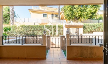 Återförsäljning - Bungalow - Orihuela Costa - Los Almendros-La Florida