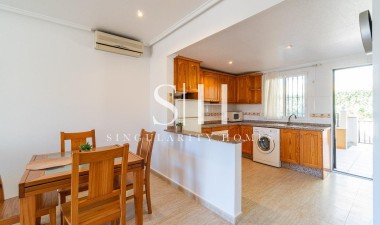 Återförsäljning - Bungalow - Orihuela Costa - Los Almendros-La Florida