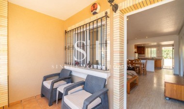 Återförsäljning - Bungalow - Orihuela Costa - Los Almendros-La Florida