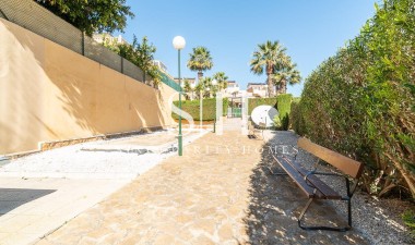 Återförsäljning - Bungalow - Orihuela Costa - Los Almendros-La Florida