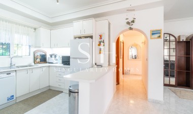 Resale - Villa - Orihuela Costa - Playa Flamenca
