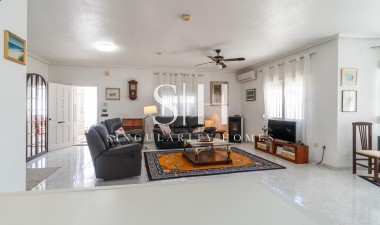 Resale - Villa - Orihuela Costa - Playa Flamenca