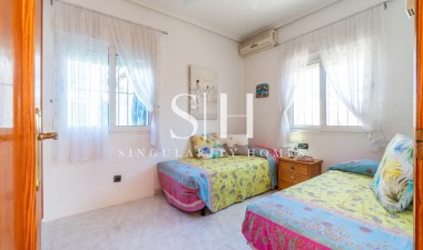 Resale - Villa - Orihuela Costa - Playa Flamenca
