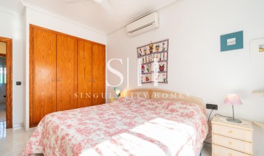 Resale - Villa - Orihuela Costa - Playa Flamenca