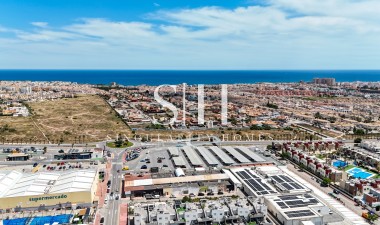 Resale - Apartment / flat - Torrevieja - Aguas Nuevas