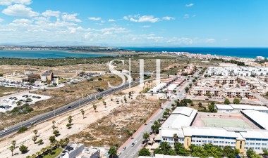 Resale - Apartment / flat - Torrevieja - Aguas Nuevas