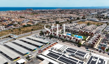 Resale - Apartment / flat - Torrevieja - Aguas Nuevas