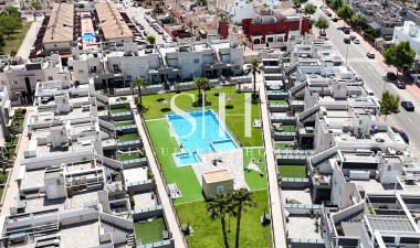Resale - Apartment / flat - Torrevieja - Aguas Nuevas