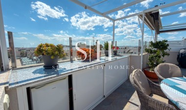 Resale - Apartment / flat - Torrevieja - Aguas Nuevas