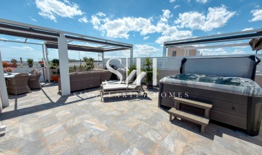 Resale - Apartment / flat - Torrevieja - Aguas Nuevas
