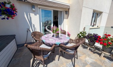 Resale - Apartment / flat - Torrevieja - Aguas Nuevas