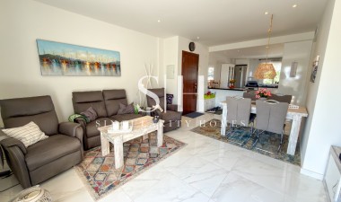Resale - Apartment / flat - Torrevieja - Aguas Nuevas