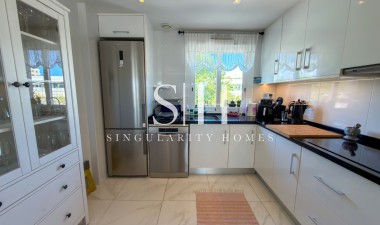 Resale - Apartment / flat - Torrevieja - Aguas Nuevas
