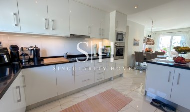 Resale - Apartment / flat - Torrevieja - Aguas Nuevas