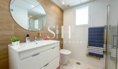 Resale - Apartment / flat - Torrevieja - Aguas Nuevas